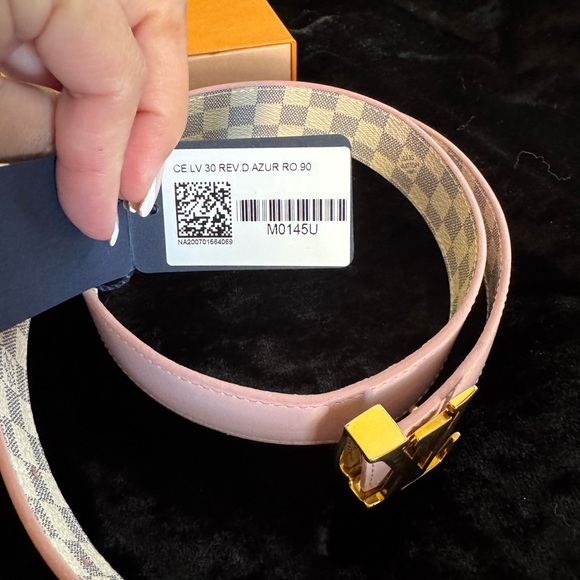 Louis Vuitton initials reversible 30mm belt - Picture 4 of 9